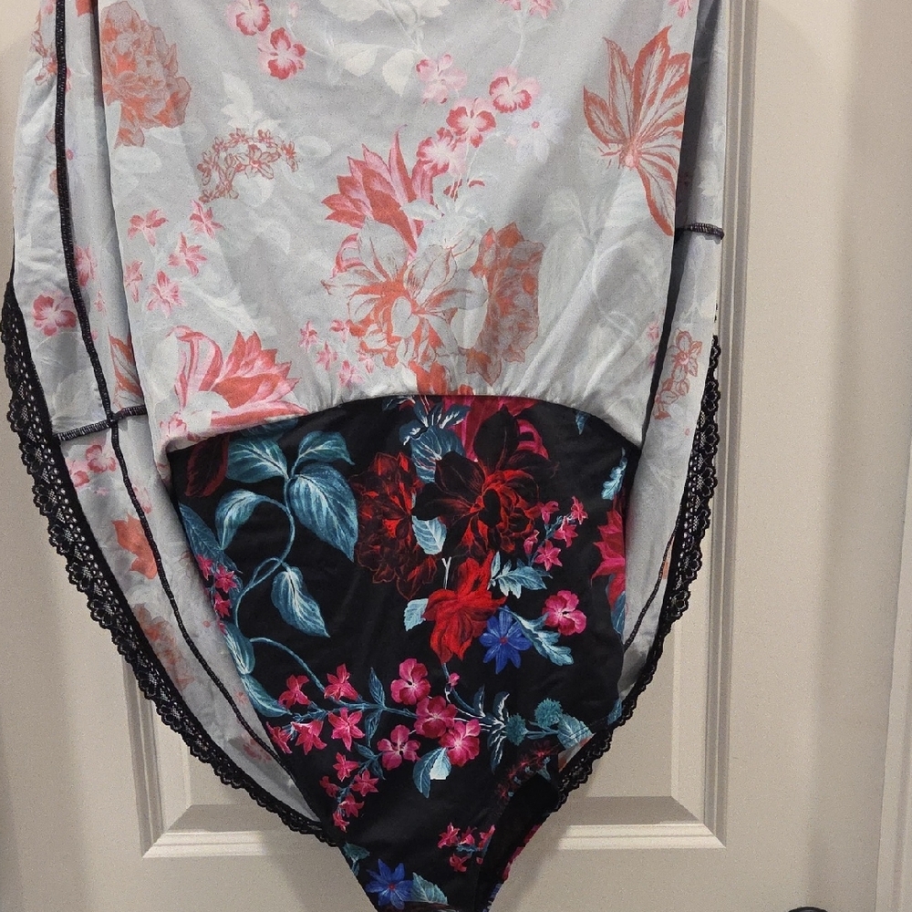 Torrid Floral Bathing Suit Torrid Size 2 - Picture 2 of 4